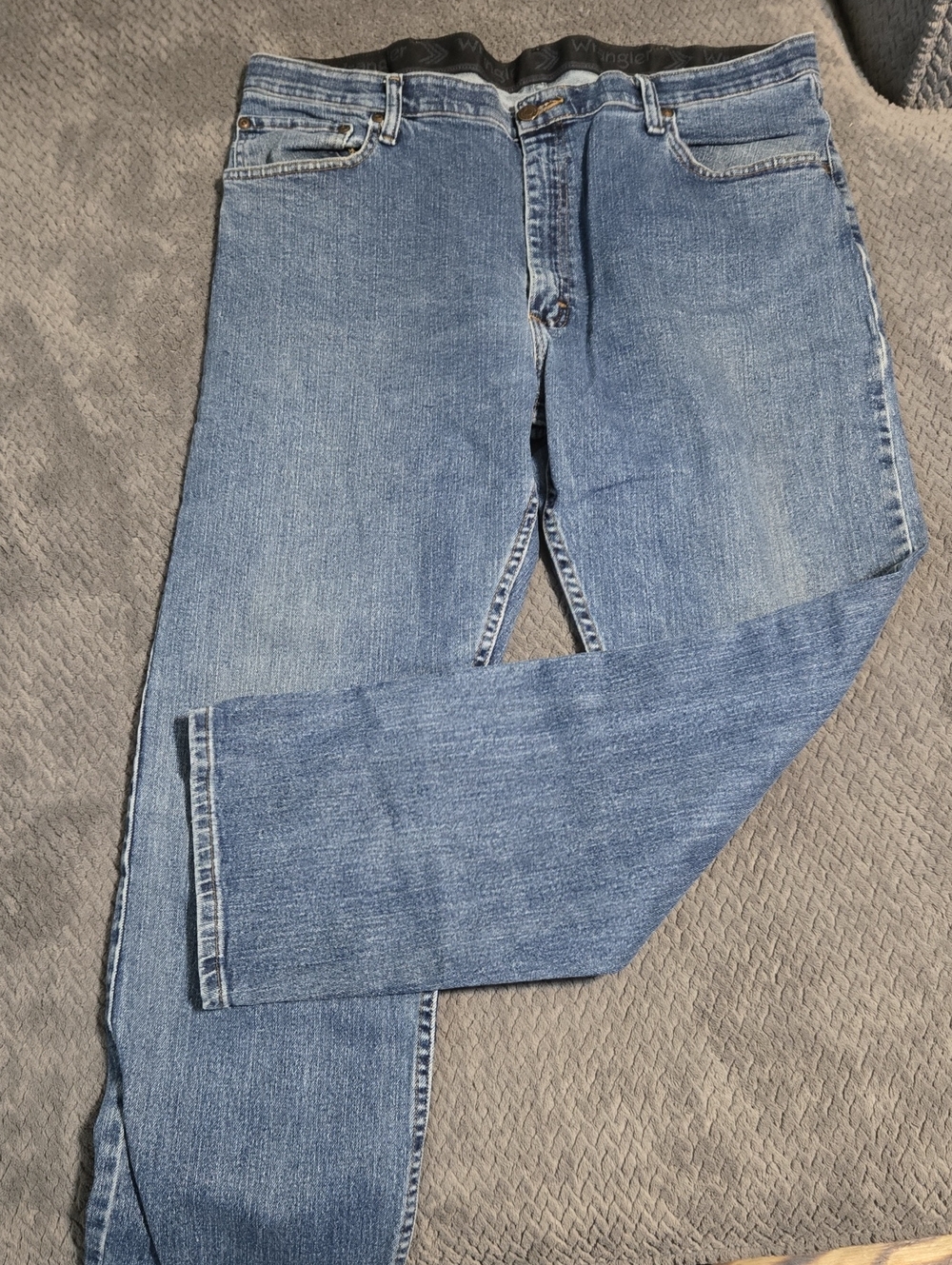 Wrangler Men's Light Blue Straight Jeans
